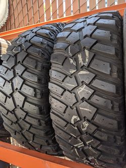 31*10.50R15 (2) Mud Terrain tires