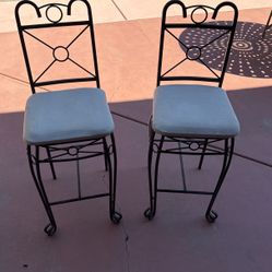 2 Bar Stools