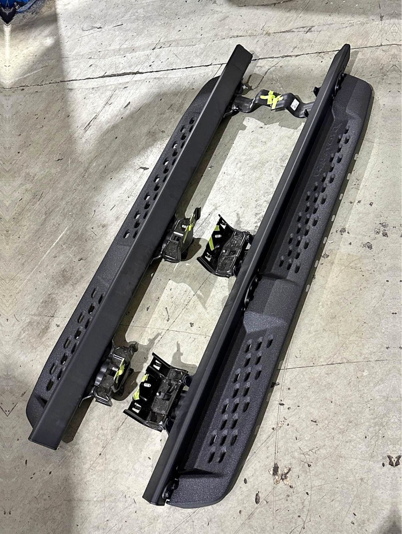 OEM 21-25 Ford Bronco RAPTOR Running Board Step Bar 4 Door