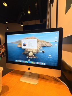 21.5” Apple iMac • Quad-Core i5 • 8GB RAM 💻🍎