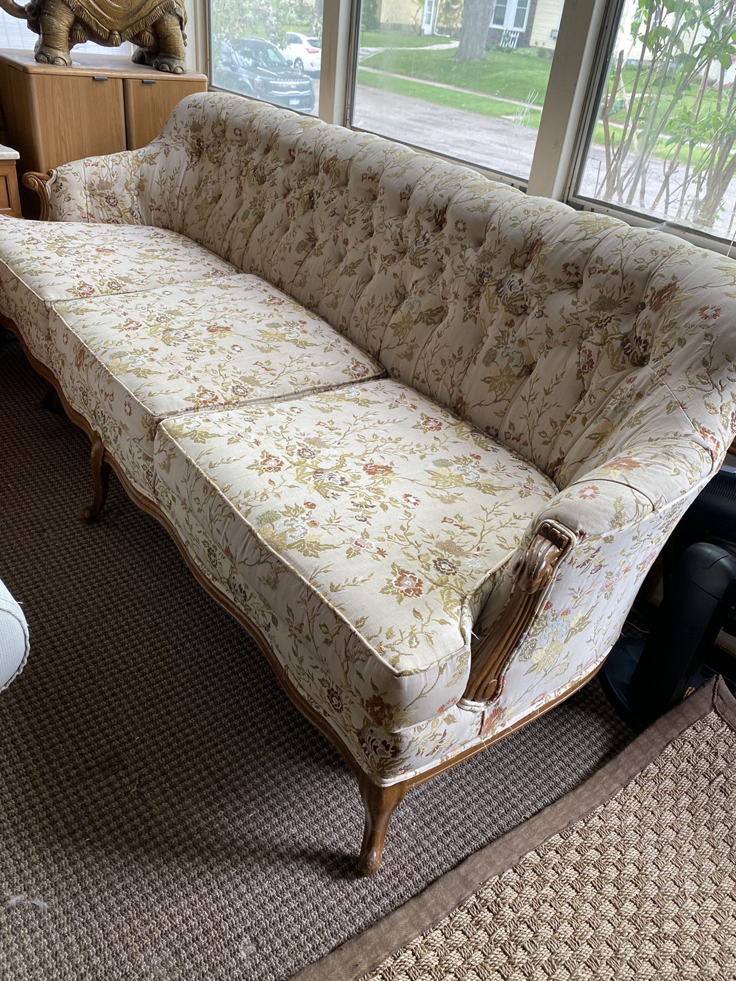 Victorian Sofa Couch For In Maplewood Mn Offerup