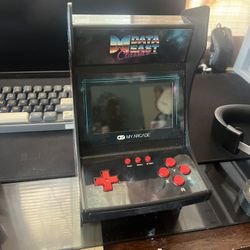 Mini Retro Arcade Game Player 🎮