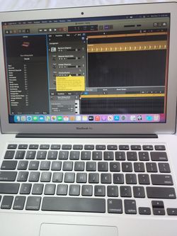 Macbook Pro Music & Video Studio