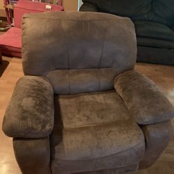 FREE MUST GO Rocking Chair **does Not Recline