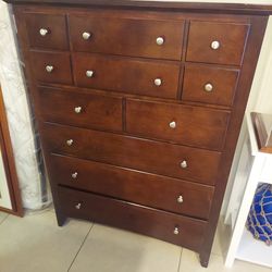 DRESSER, CLOTHING STORAGE,  CHEST OF DRAWERS 