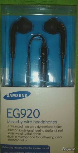 Skullcandy Samsung JVC iPhone earbuds headphones ear bud many different types of available