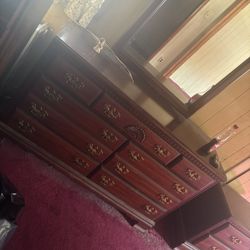 dresser with mirror 