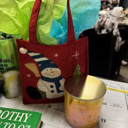 Candle Sonoma Falling Leaves With Snowman Bag Smells Lovely 