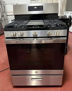 GENERAL ELECTRIC 5-BURNERS STOVE, WITH A GRILL, STAINLESS STEEL. FREE SHIPPING AND INSTALLATION