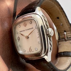 David Yurman Ladies Watch – Diamonds & Mother of Pearl  Timeless elegance and luxury in every detail. This stunning David Yurman ladies watch features