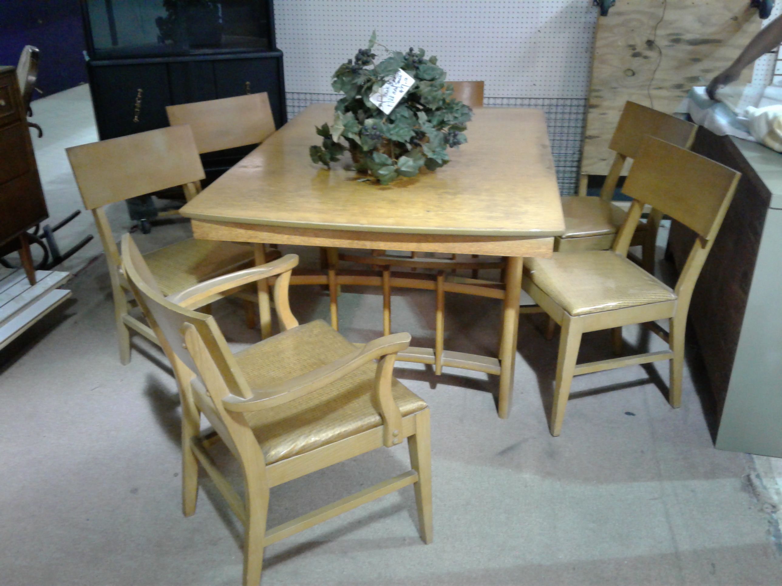 Antique VINTAGE solid cedar wood Table with extra leaf/6 solid cedar high back chairs signature furniture//FREE DELIVERY