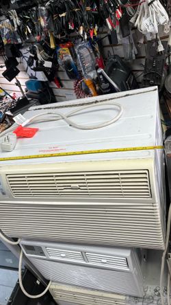 ELECTROLUX Model  FFTA1233Q12  BTU 12,000 Good