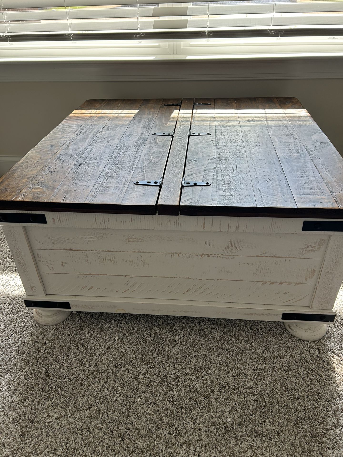 Coffee Table W/ Storage