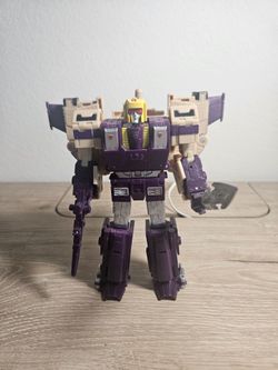 Transformers legacy leader class blitzwing