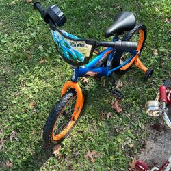 Hotwheels Bicycle W/ Trainers