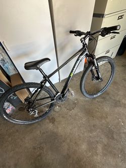 Haro Flightline mountain bike 27.5"