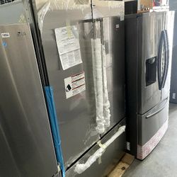 KITCHEN AID 42” STAINLESS STEEL BUILT IN FRENCH DOOR REFRIGERATOR WITH PLATINUM INTERIOR DESIGN. MODEL NUMBER: KBFN502ESS - $6500