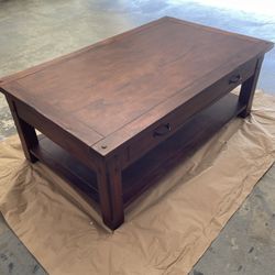 Wooden Coffee Table – Very Good Condition