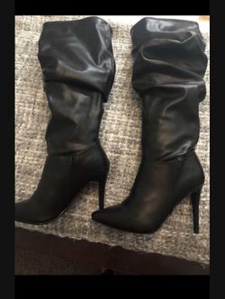 Size 8 black knee high women boots