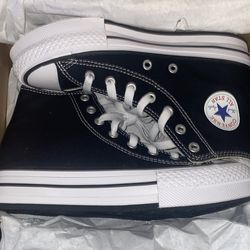 YOUTH SIZE 3 BRAND NEW CONVERSE