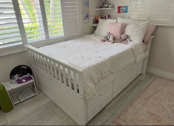 Full size daybed with pull out twin trundle
