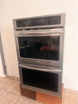 Frigidaire Double oven