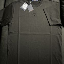 Louis Vuitton Embossed LV T Shirt (M)