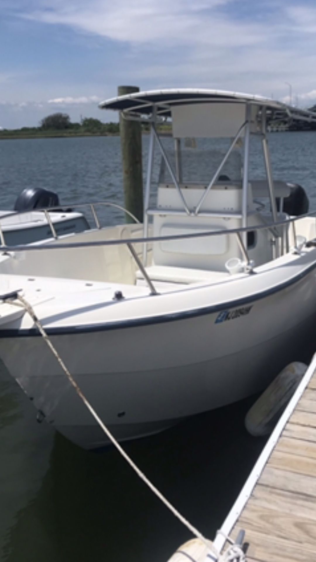 2006 235 Center Council Sea Boss With A 206 225 Mercury With 333 Hours. Has The Bathroom In The Center Console For Fish Boxes. Plenty Of Storage Cushi