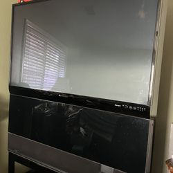 Selling A 75” Mitsubishi TV