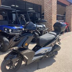 Low Miles Vitacci Zoom 150cc Runs And Drives Come Check it Out 