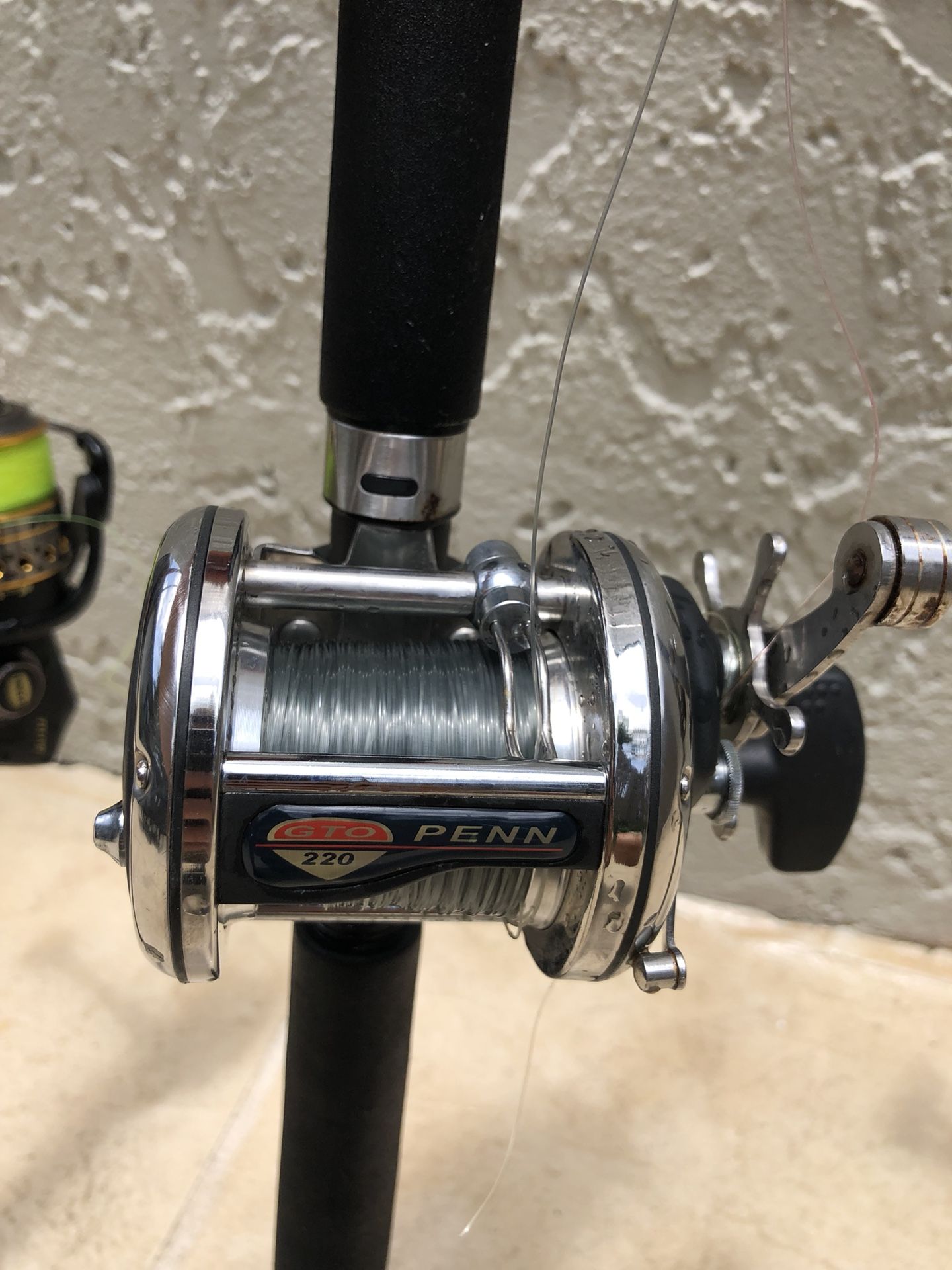 Penn GTO 220 fishing reel and 6’ rod combo