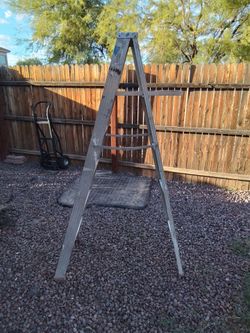 6' Aluminum Ladder