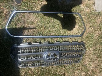 2016 Toyota Tacoma Grill