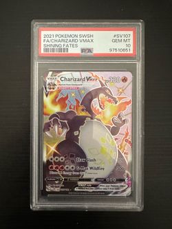 Pokemon Charizard VMAX Shiny Vault