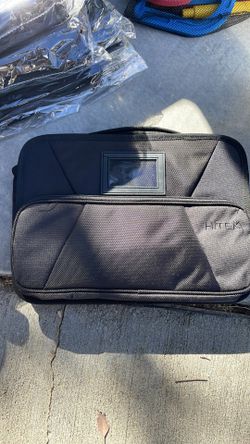 Laptop carrying case