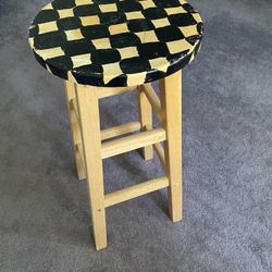 Stool For Sale !Cute !! Great Condition !!