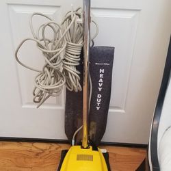 NEW cond  COMMERCIAL EURIKA VACUUM   , WORKS EXCELLENT  , IN  THE BOX 