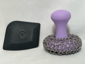 NEW Chainmail Scrubber Cast Iron Skillet Cleaner with Handle and Scraper Purple 2-Piece