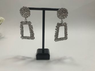 Gorgeous geometric-shaped Earrings, Silver color