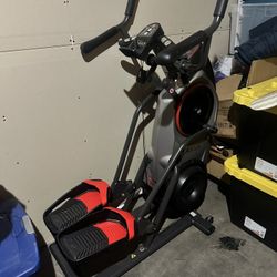 Bow Flex Max Trainer M5