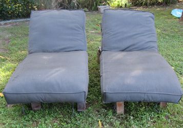 Pair of Retro Mid-Century Style Outdoor Chaise Loungers – Moving Sale