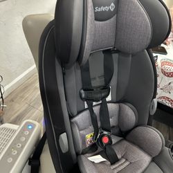 CAR SEAT