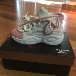 New Reebok Girl Shoes 