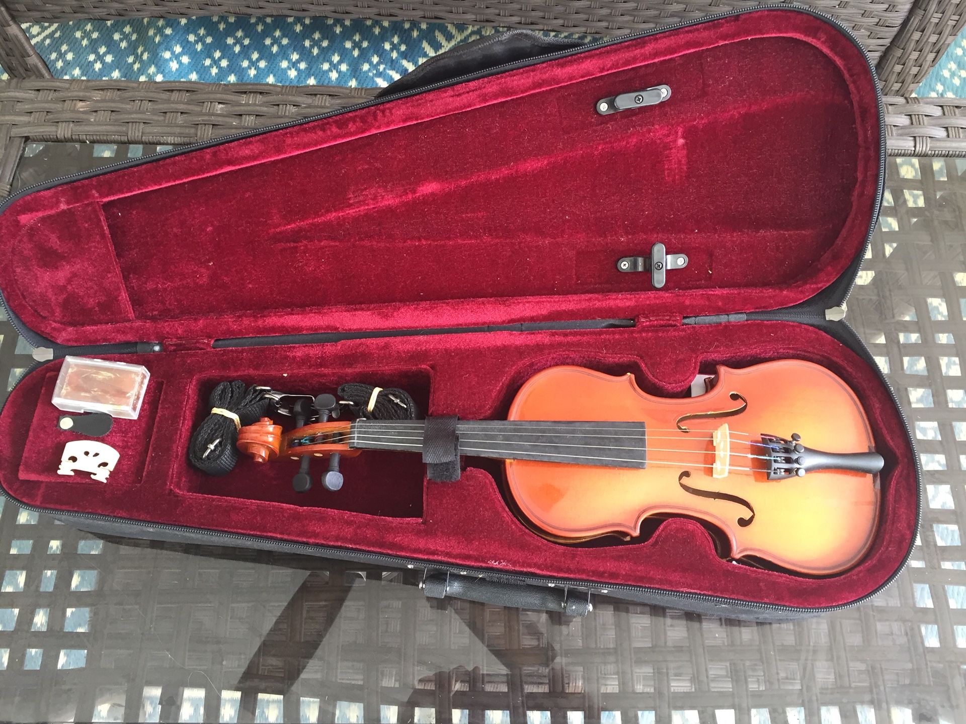 Selling Beginner Violin (Kid Sized)