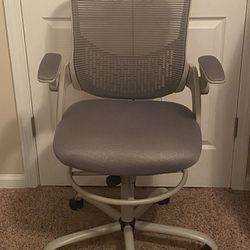 Like New - Grey Office/Drafting/Task Adjustable Chair