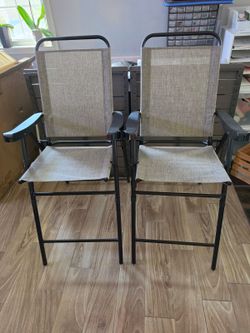 OUTDOOR FOLDABLE CHAIRS NEW IN BOX
