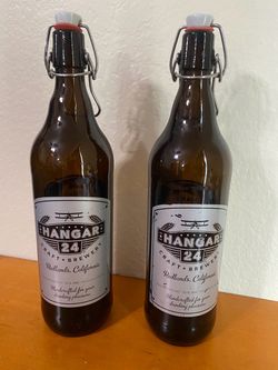 Hangar 24 Craft Brewery Swing Top Bottles – Set of 2