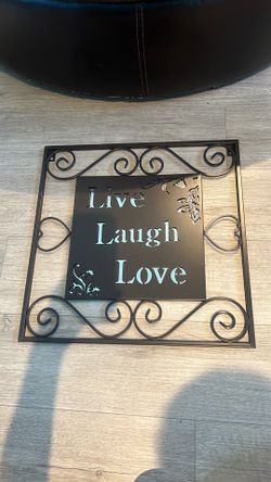 🖼️ “Live Laugh Love” Metal Wall Art Decor – 19” x 19”