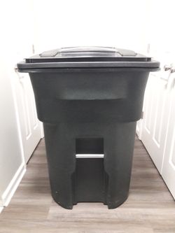 Toter Outdoor Trash Can | 96 Gallon | Price Reduced