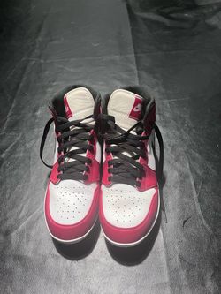 Selling baseball cleats size 9.5